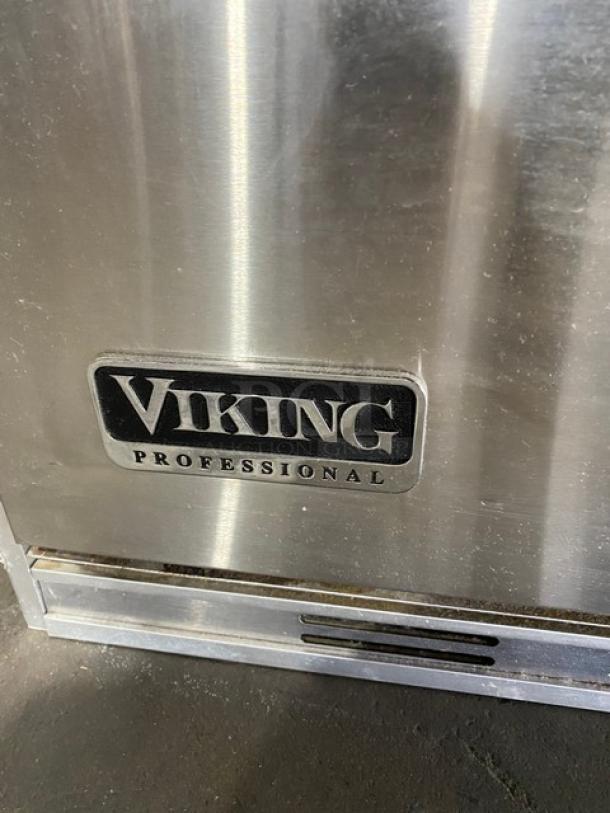 Viking Range Commercial Stainless Steel Natural Gas/LP Powered Double Wall Oven! With Wire Oven Racks! Model: VGD0271SS SN: 9901227121! 120V! - Image 10 of 12