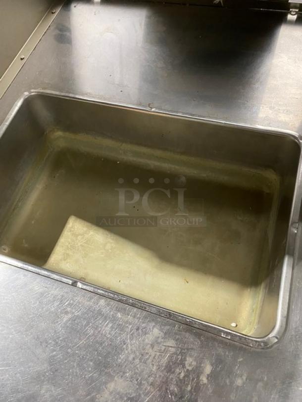 Duke Subway Style Commercial Electric Powered Single Well Heated Drop In Pan Food/Soup Warmer! With Sneeze Guard & Stainless Steel Prep Station! With Enclosed Storage Underneath! Model: SWH700-25FL M SN: 02083947! 120V 1 Phase! On Legs! - Image 5 of 13