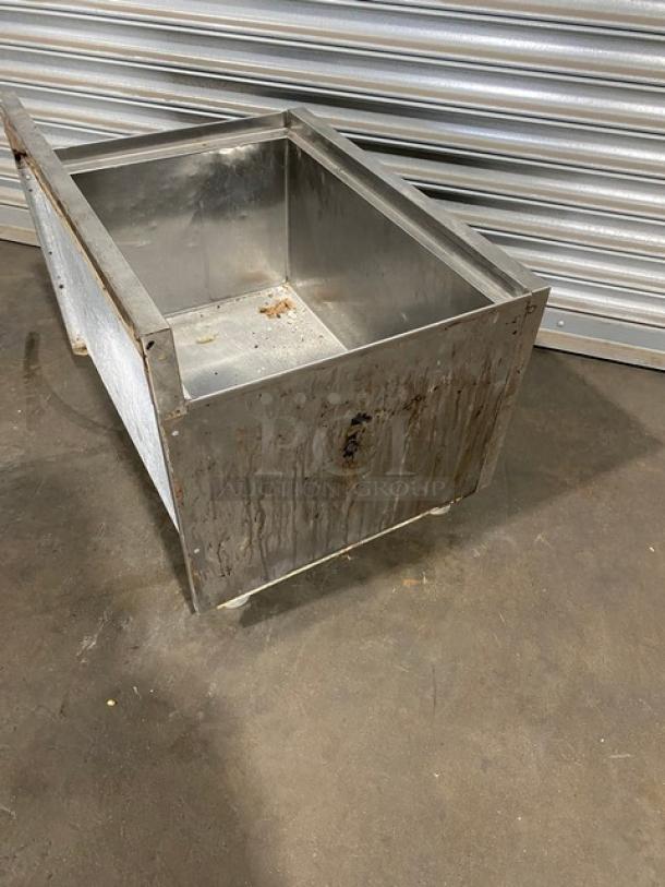 Krowne Commercial Stainless Steel Under Bar Ice Bin/Cocktail Unit! With Back Splash & Drain Hole! Model: 18-24 SN: 03030006010! On Legs! - Image 4 of 7