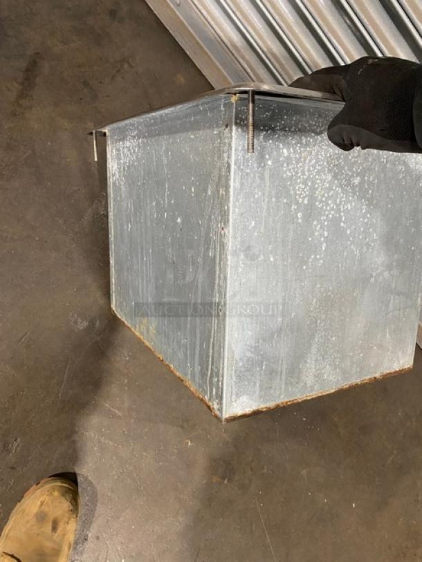 Delfield Commercial Stainless Steel Drop In Ice Chest/Bin! With Drain Hole! Model: 305 SN: 1302150000389! - Image 6 of 9