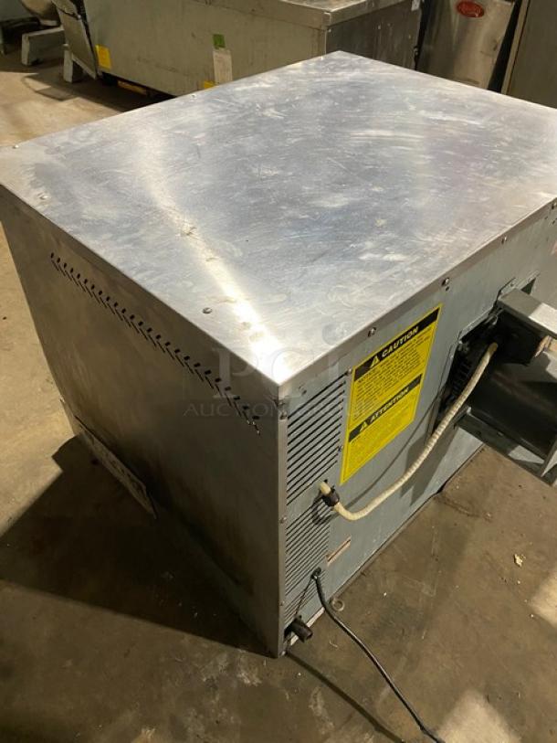 Sierra Commercial Stainless Steel Natural Gas Powered Single Stack Convection Oven! With Wire Oven Racks! - Image 4 of 11