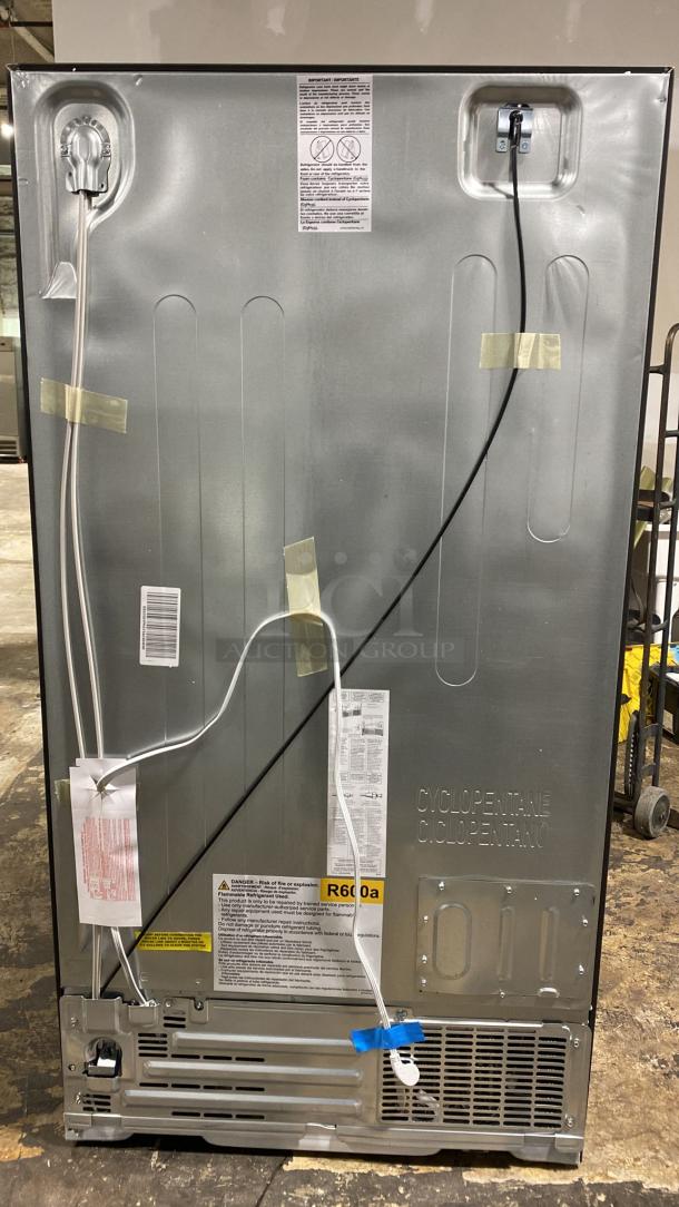 AMAZING BRAND NEW ! Side-by-Side Refrigerator with External Ice & Water Dispenser - Stainless Steel - Image 5 of 6