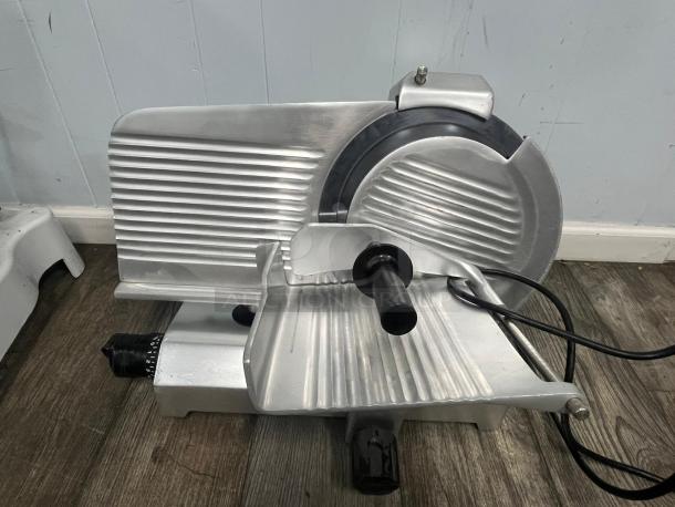 Globe Chefmate C12 12" Manual Gravity Feed Slicer - 1/3 hp - Image 1 of 4