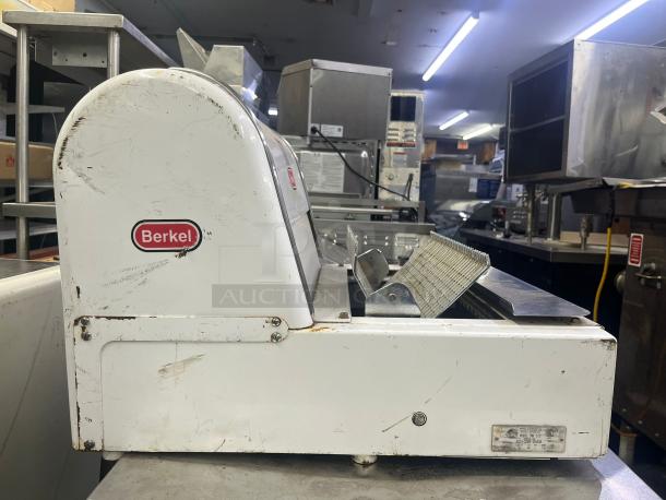 Berkel MB1/2 Bread Slicer, 1/2" Slice Thickness, White, 115v - Image 2 of 6