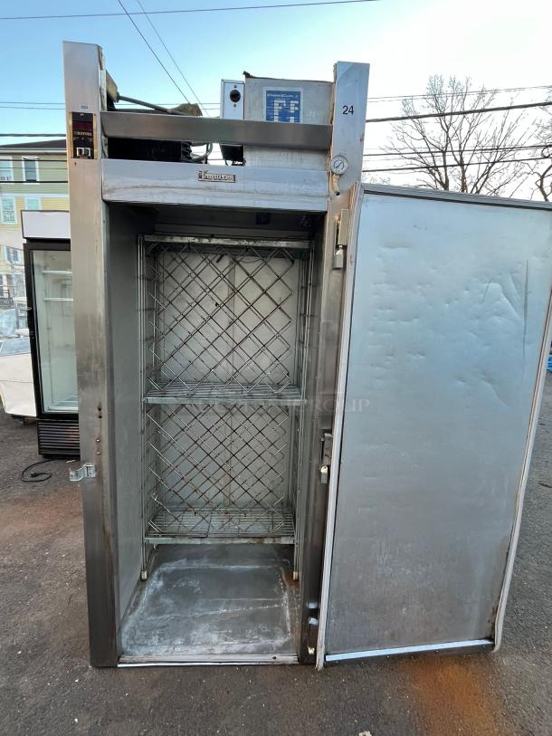 Traulsen 30" One Section Reach In Freezer, (1) Solid Door, 115v - Image 2 of 5