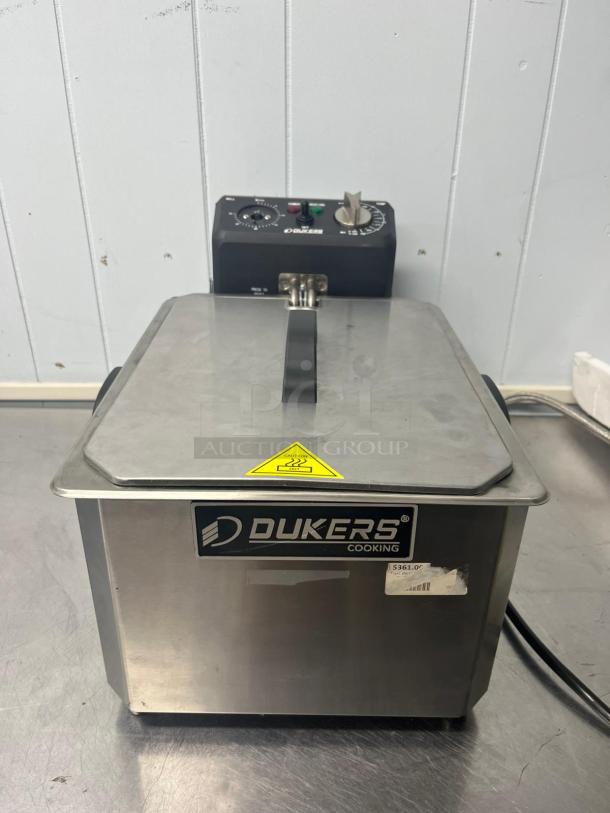 Dukers - DCF15E, 15lb One Basket Electric Countertop Deep Fryer - Image 1 of 6