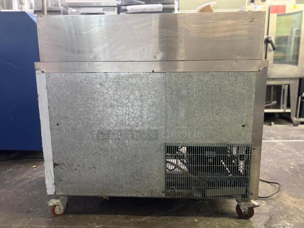 Leader LM48 - 48" Refrigerated Sandwich / Salad Prep Table - Image 3 of 6