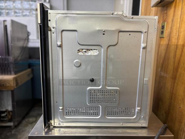 Single Electric Wall Oven with Convection and Wi-Fi in Stainless Steel (24" 3.1 cu. ft.) - Image 2 of 6