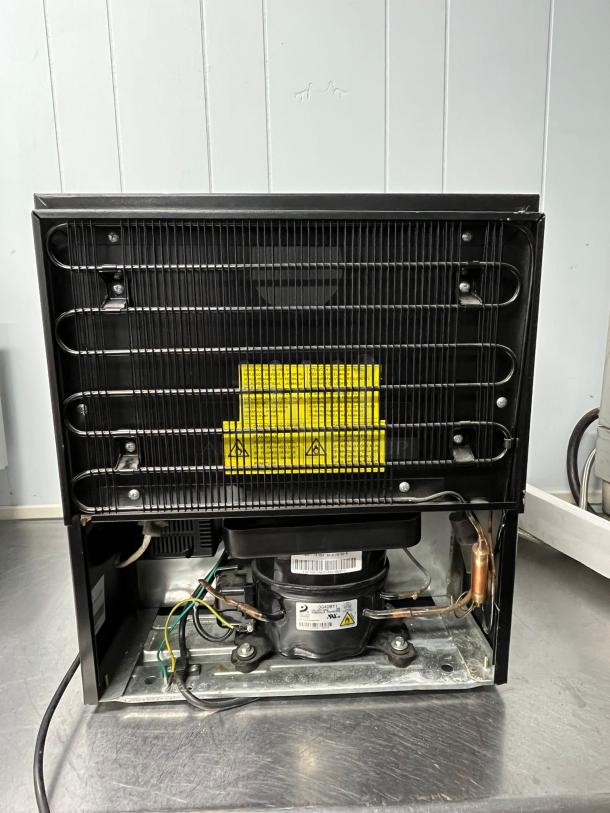 SmartFridge, Mini Fridge, Black, 110V - Image 5 of 7