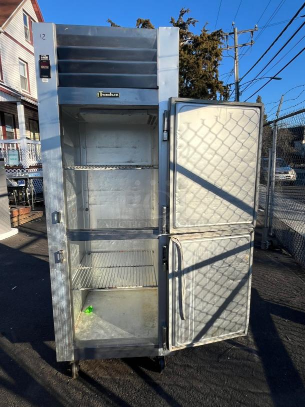 Traulsen G10000 29 7/8" One Section Reach In Refrigerator, (2) Right Hinge Solid Doors, 115v - Image 2 of 7