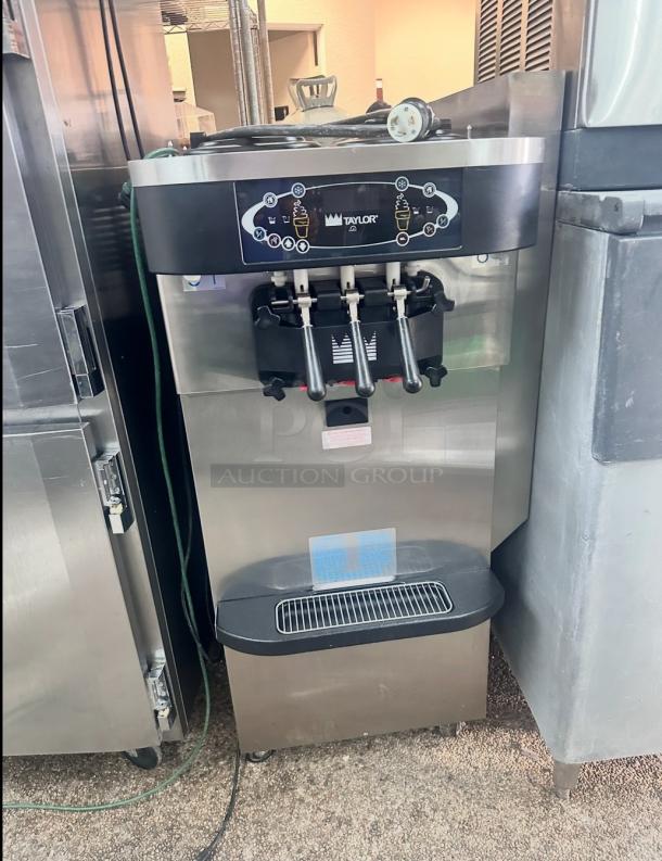 Late Model Taylor C723-27 Commercial Ice Cream Machine 220Volt Tested and Working! - Image 6 of 12