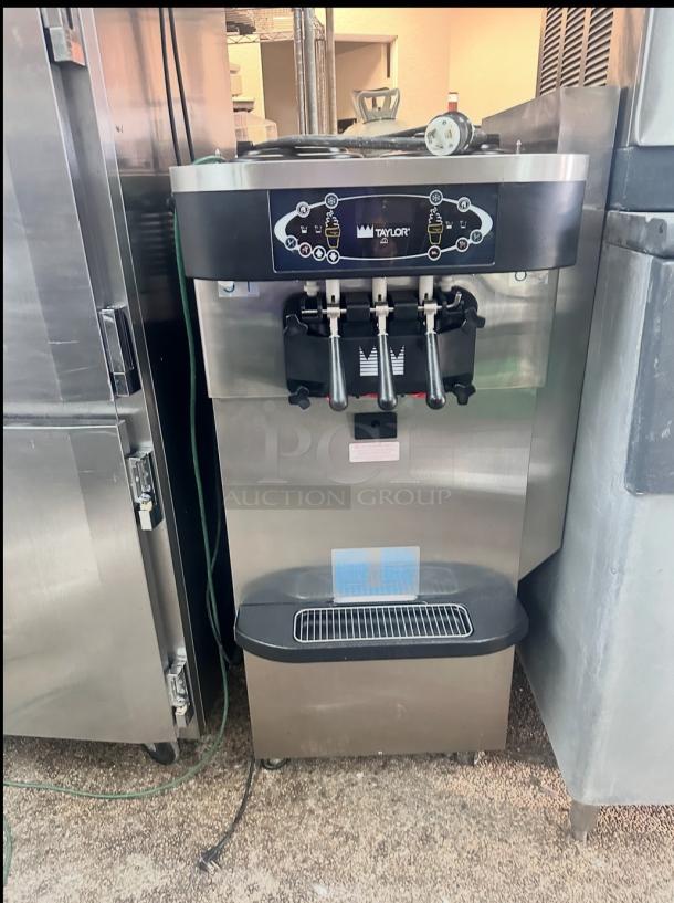 Late Model Taylor C723-27 Commercial Ice Cream Machine 220Volt Tested and Working! - Image 7 of 12