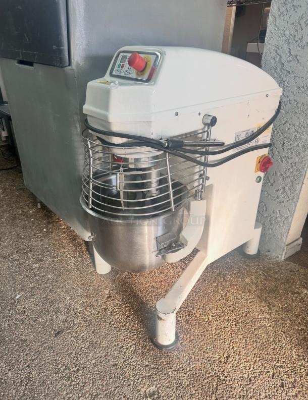Late Model ABS Commercial 20 QT Mixer 115Volt Tested and Working - Image 5 of 7