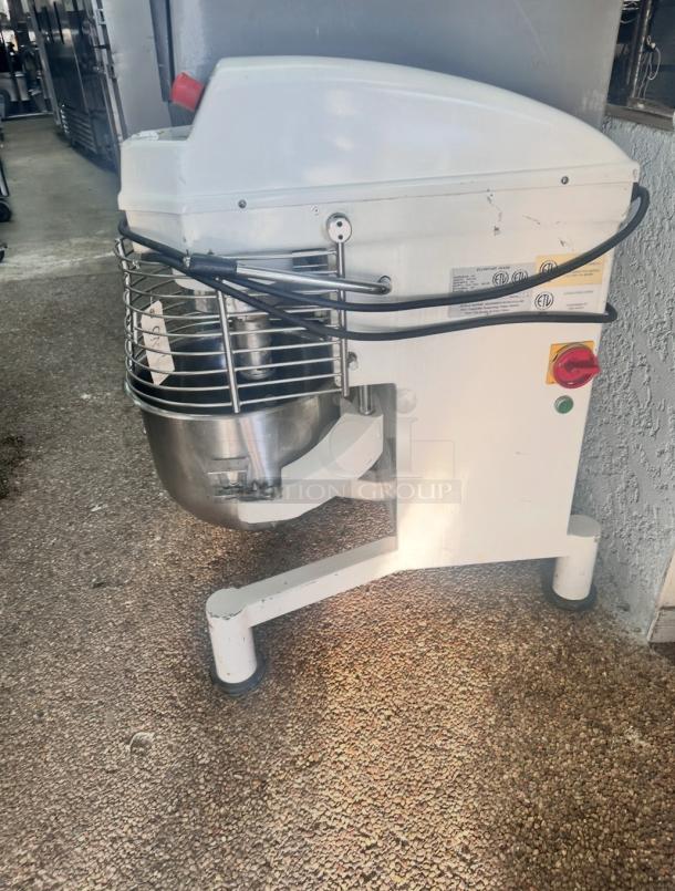 Late Model ABS Commercial 20 QT Mixer 115Volt Tested and Working - Image 7 of 7