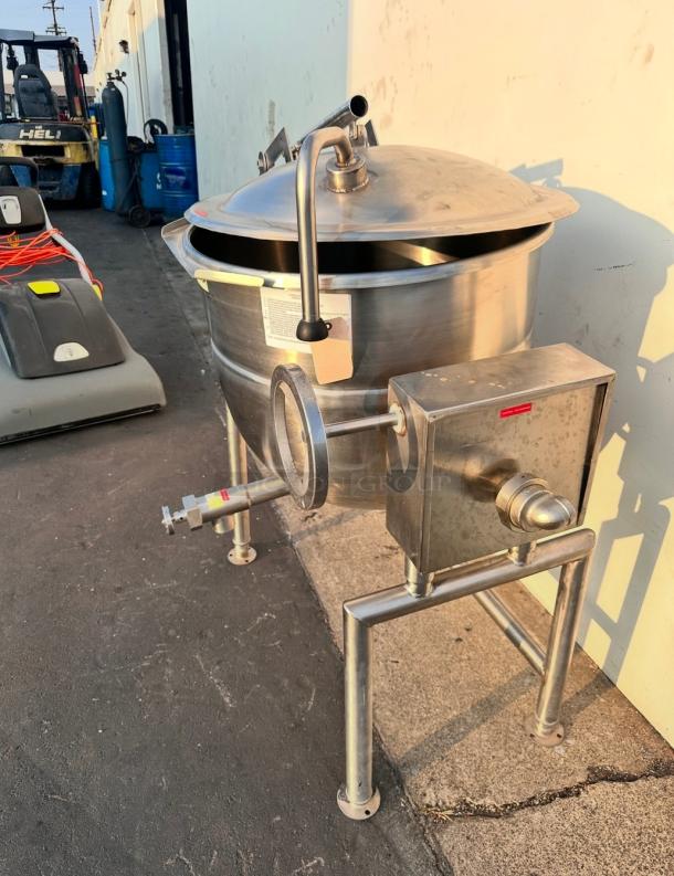 Late Model  Legion TWU-40 45 Gallon Tilting Direct Steam Kettle Tested and Working! - Image 4 of 9