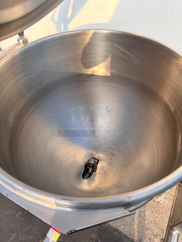 Late Model  Legion TWU-40 45 Gallon Tilting Direct Steam Kettle Tested and Working! - Image 6 of 9
