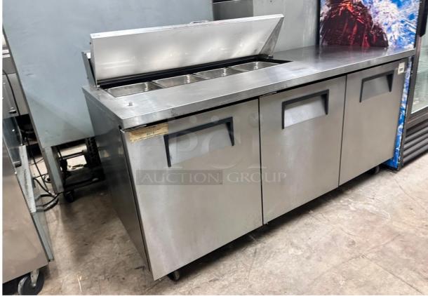 Nice True TSSU-72-12-HC 72" TSSU Series Sandwich/Salad Prep Table w/ Refrigerated Base, 115v Tested and Working! - Image 7 of 8