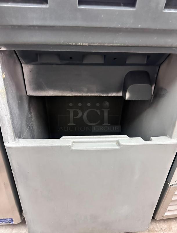 Scotsman CME1056 972lb Per Day Commercial Ice Machine 220volt Tested and Working! - Image 6 of 8