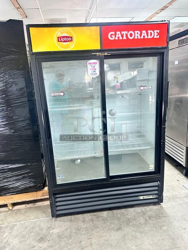 Late Model True GDM-45 52" Two Glass Door Refrigerator 115 Volt Tested and Working! - Image 4 of 6