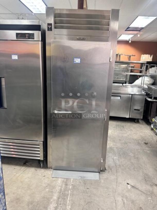Excellent Traulsen 36" Solid Door Roll-In Refrigerator 115 Volt Tested and Working! - Image 2 of 5