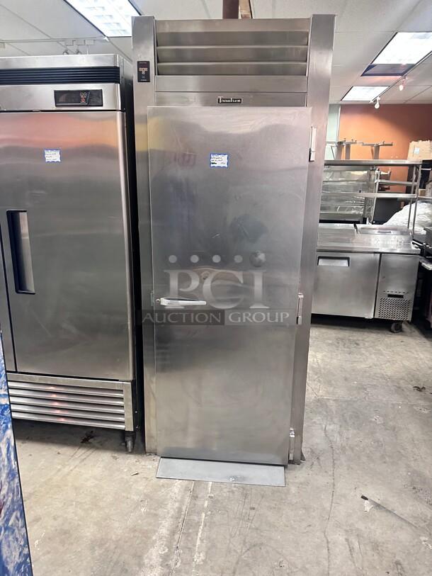 Excellent Traulsen 36" Solid Door Roll-In Refrigerator 115 Volt Tested and Working! - Image 3 of 5