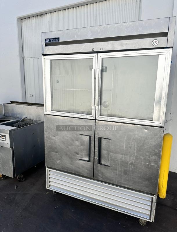 True Commercial Two Door Refrigerated 115 Volt Tested and Working! - Image 2 of 7