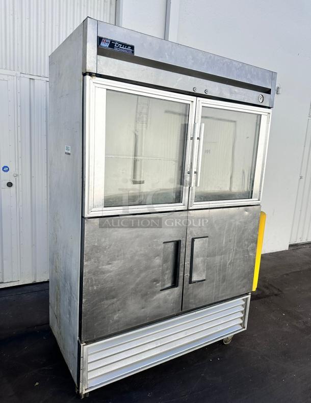 True Commercial Two Door Refrigerated 115 Volt Tested and Working! - Image 4 of 7