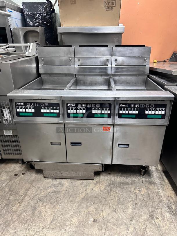 Excellent Pitco SG14 Gas Fryer - (3) 50 lb Each With Filtration System Tested and Working! - Image 1 of 11