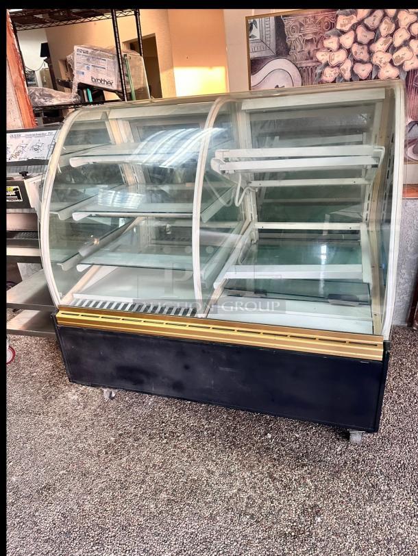 Commercial Refrigerated  Bakery Display Case Tested and Working! - Image 5 of 9