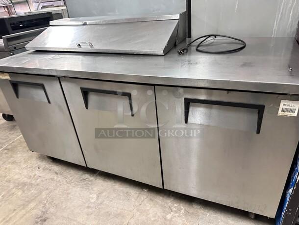 Excellent True TSSU-72 72"Sandwich Prep Table 115v Tested and Working! - Image 4 of 10
