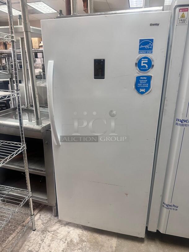 Nice Danby Commercial one door Freezer 115volt Tested and Working! - Image 4 of 10