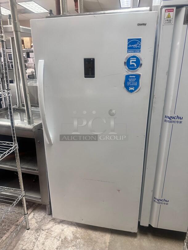 Nice Danby Commercial one door Freezer 115volt Tested and Working! - Image 5 of 10