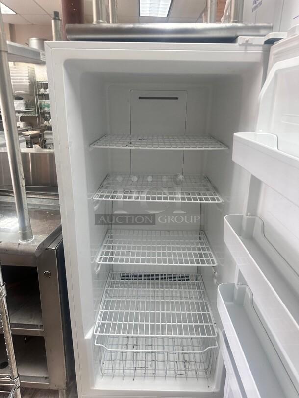 Nice Danby Commercial one door Freezer 115volt Tested and Working! - Image 7 of 10