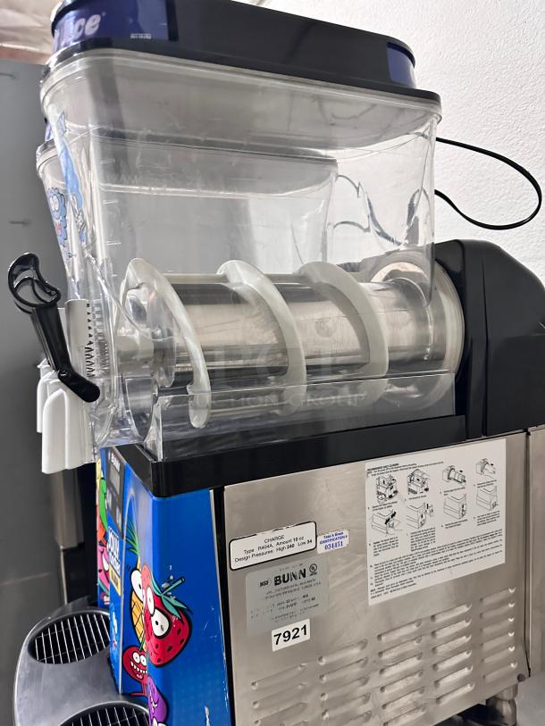 Bunn 58000.0012, Double 3 Gallon Frozen Slushy & Granita Beverage Machine 115volt Tested and Working! - Image 6 of 14