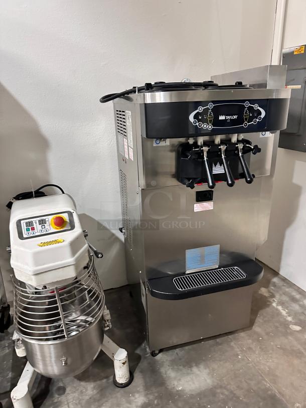 Late Model Taylor C723-27 Commercial Ice Cream Machine 220Volt Tested and Working! - Image 2 of 12