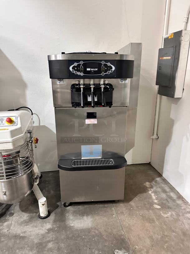 Late Model Taylor C723-27 Commercial Ice Cream Machine 220Volt Tested and Working! - Image 11 of 12