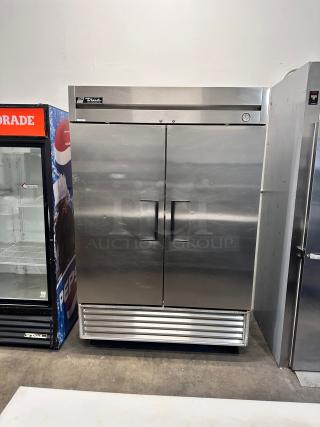 True T-49 Commercial Two Door Refrigerator 115Volt Tested and Working!