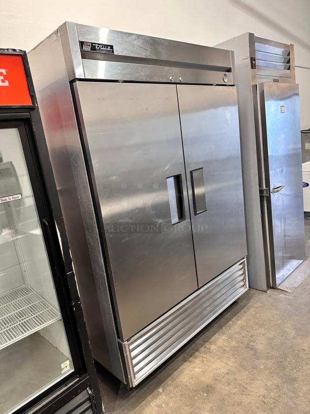 True T-49 Commercial Two Door Refrigerator 115Volt Tested and Working! - Image 3 of 5