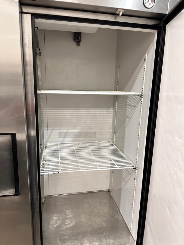 True T-49 Commercial Two Door Refrigerator 115Volt Tested and Working! - Image 5 of 5