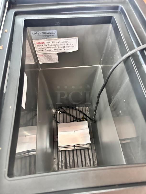 Commercial Refrigerator 115 Volt Tested and Working! - Image 5 of 11