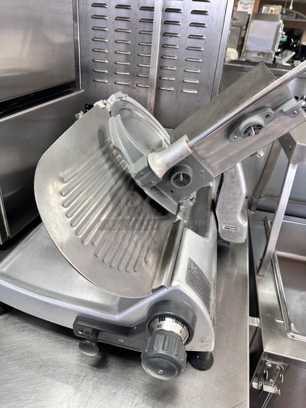 Hobart 2812 12" Blade Commercial Manual Meat Slicer 115 Volt - Image 6 of 11