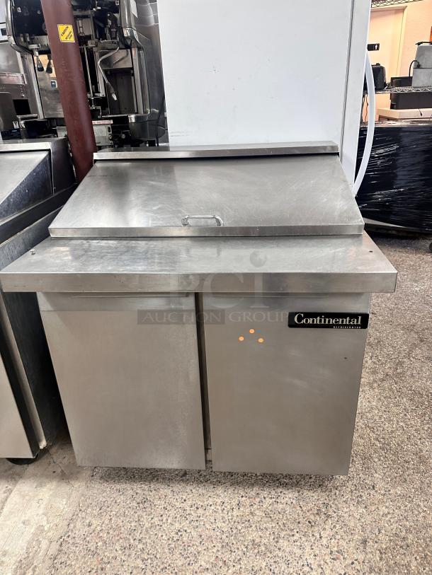Excellent Continental SW36-15M 36" 2 Door Mega Top  Refrigerated Sandwich Prep Table 115volt Tested and Working! - Image 5 of 9