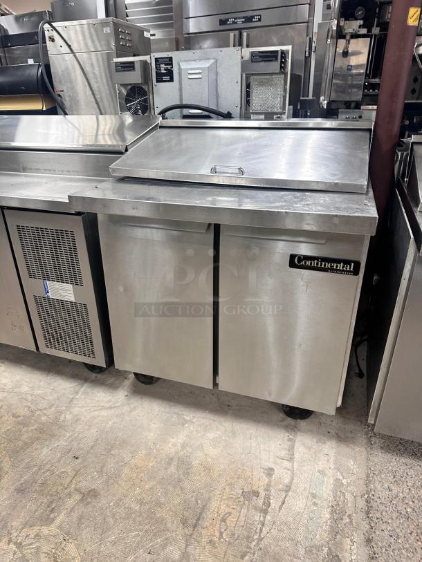 Excellent Continental SW36-15M 36" 2 Door Mega Top  Refrigerated Sandwich Prep Table 115volt Tested and Working! - Image 2 of 8