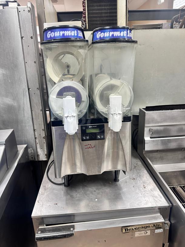 Bunn  White and Stainless Steel Double 3 Gallon Slushy Machine - 120V Tested and Working! - Image 2 of 7