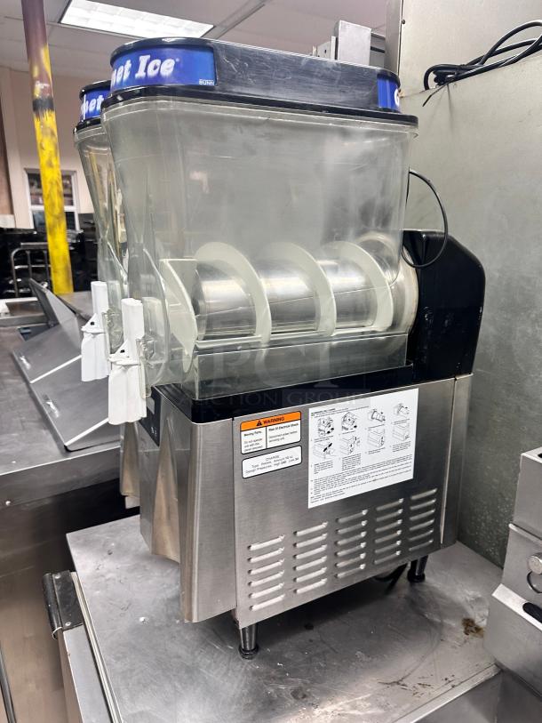Bunn  White and Stainless Steel Double 3 Gallon Slushy Machine - 120V Tested and Working! - Image 5 of 7