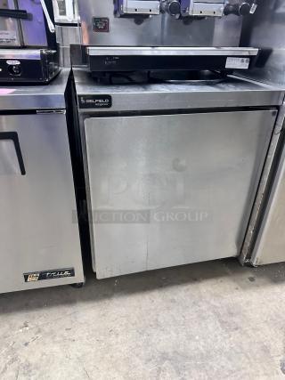 Delfield 4427NP 27"W Undercounter Refrigerator w/ (1) Section & (1) Door, 115v Tested and Working!