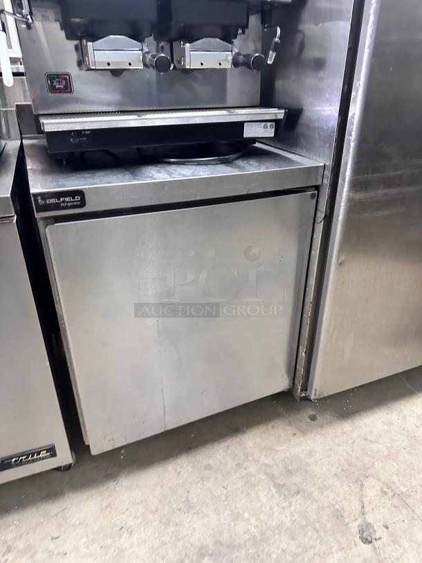Delfield 4427NP 27"W Undercounter Refrigerator w/ (1) Section & (1) Door, 115v Tested and Working! - Image 3 of 5
