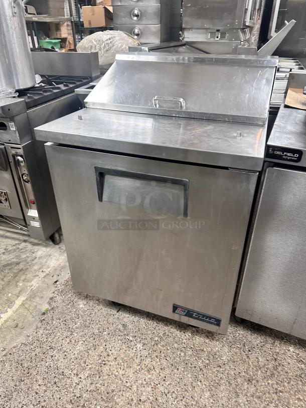 Excellent True TSSU-27-08-HC 27" Sandwich Table w/ Refrigerated Base, 115v Tested and Working! - Image 3 of 7