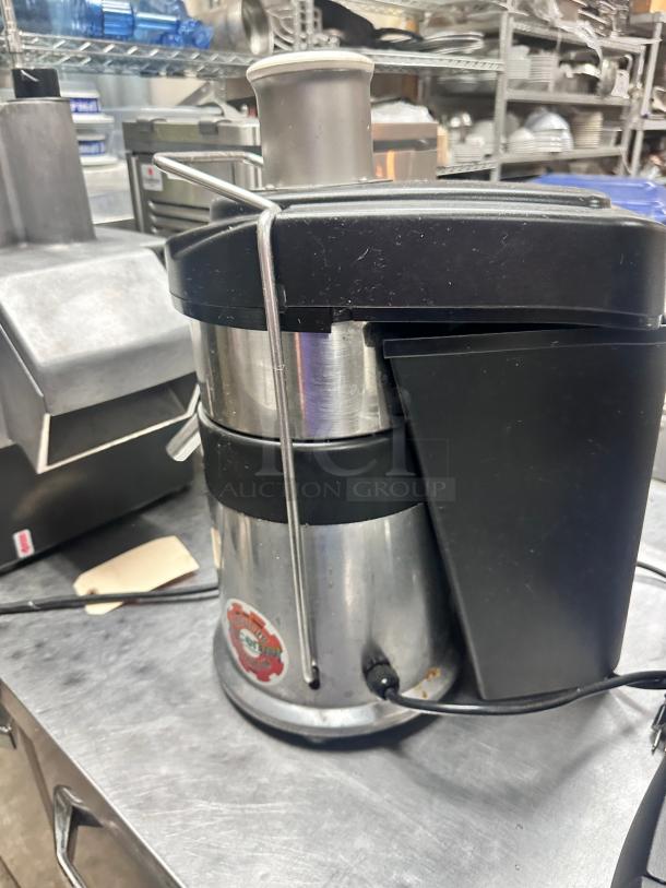 Nice Ceado ES500 Automatic Continuous Feed Juice Extractor 115volt Tested and Working! - Image 4 of 6