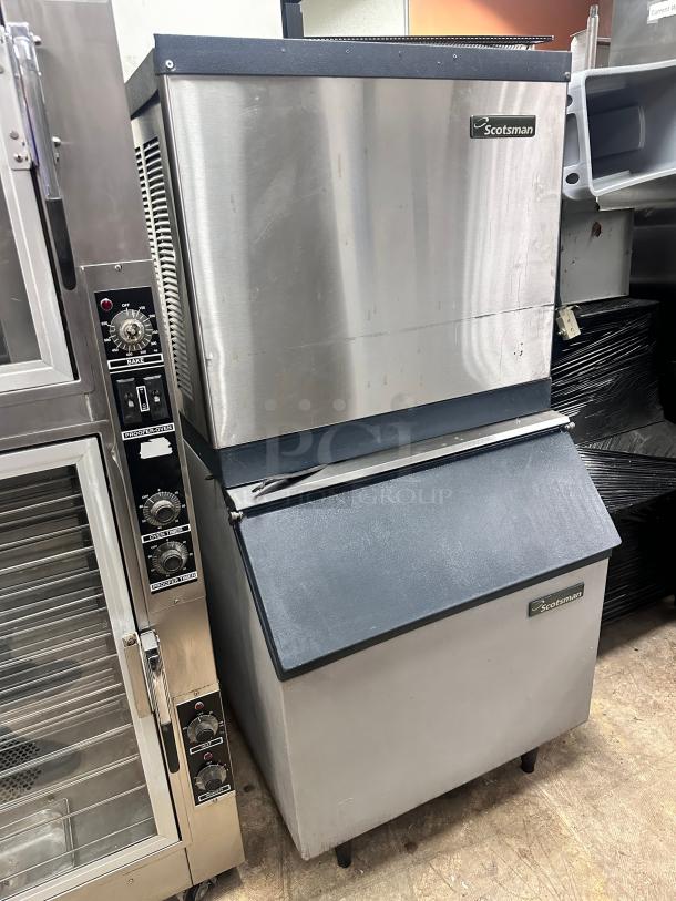 Scotsman CME506AS 30" Air Cooled Small Cube Ice Machine Storage Bin - 525 lb. Per Day 115volt Tested and Working! - Image 4 of 7